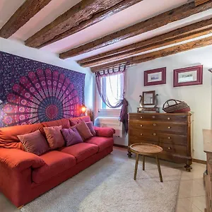 Piccolo - Cozy In The Heart Of Authentic , Venise Italie